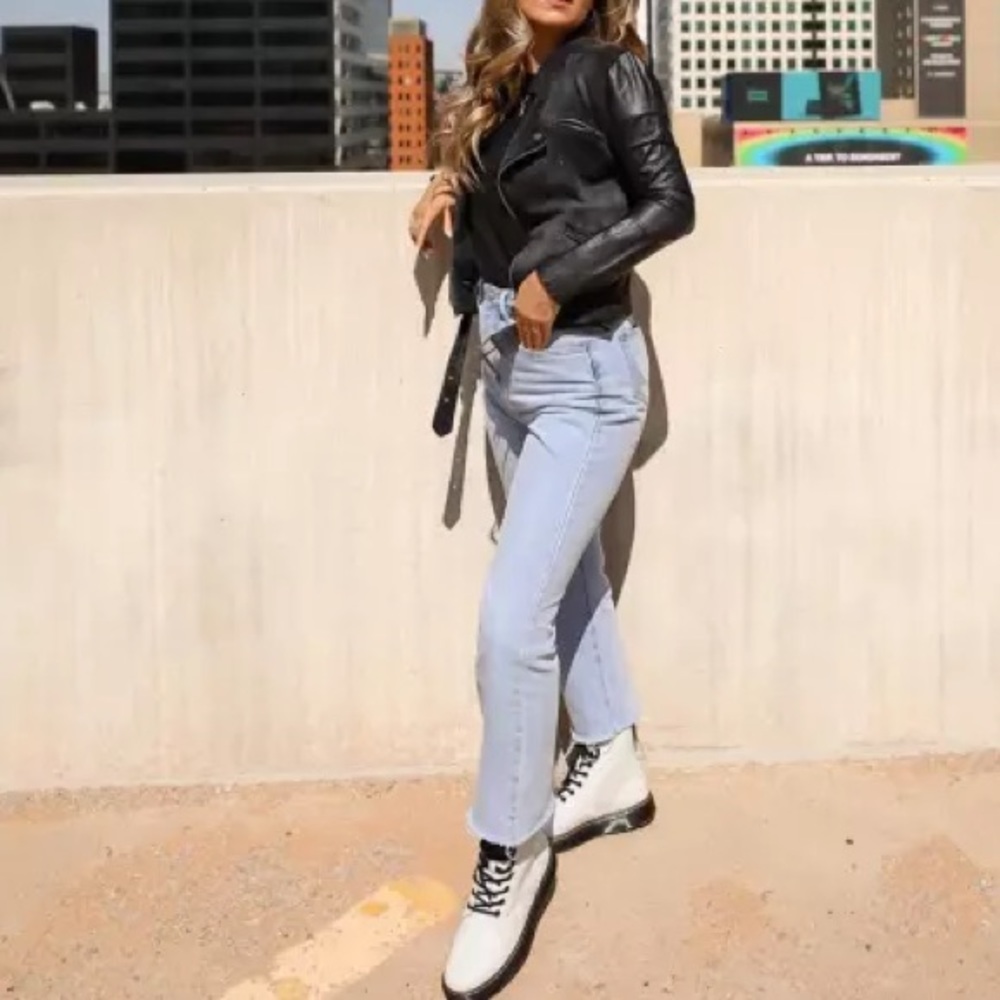 NEW Dr. Martens Docs Zavala White Coated Leather Lace-Up Combat Ankle Boots - Picture 3 of 16